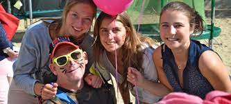 Camps de vacances adaptés 2023