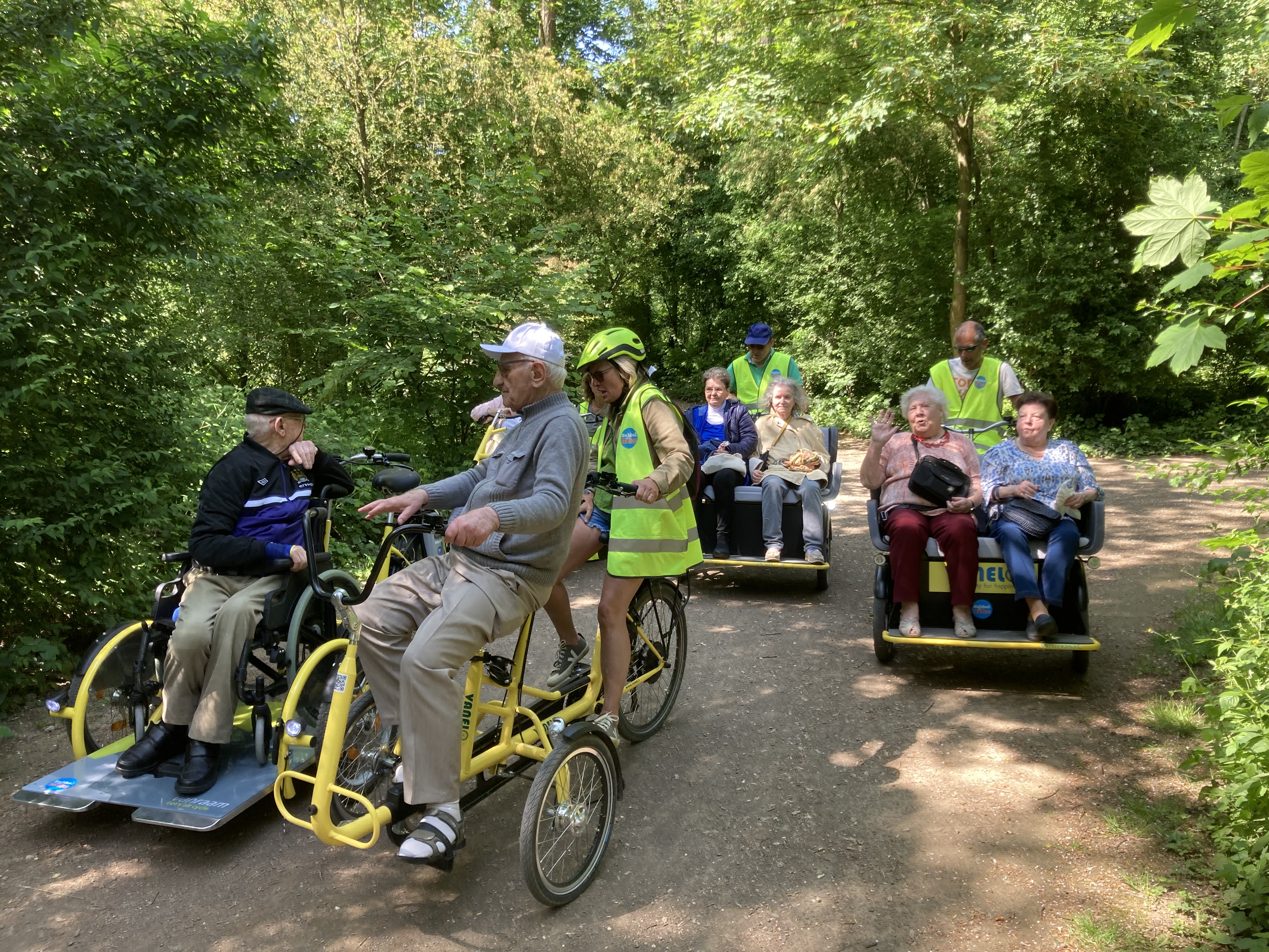 Balade à vélos tricycles électriques adaptés aux PMR, séniors